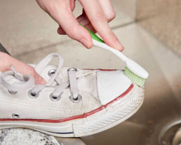 Cách làm sạch giày vải trắng tại nhà sạch 100% như mới